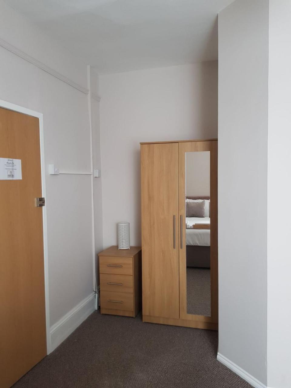 Alexandra Place Apartment *